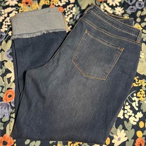 NWT a.n.a. Women’s Straight Ankle Jean Pants with distressing size 18